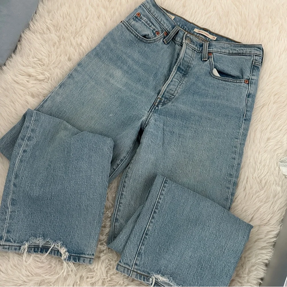 Levi's Ribcage Straight Leg Jeans - Picture 1 of 7